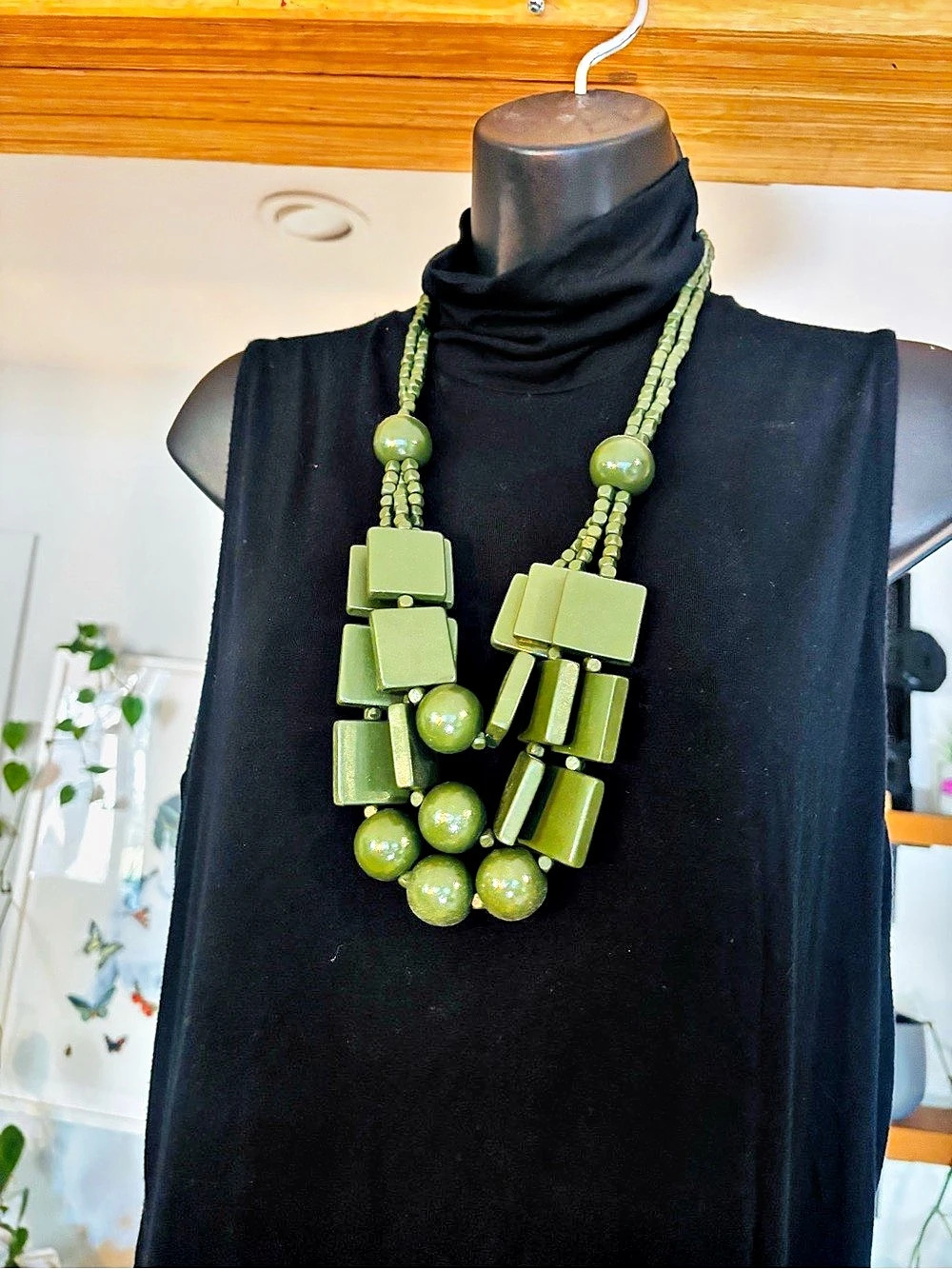 Unique Vintage Olive Green Wooden Statement Necklace - Excellent Condition